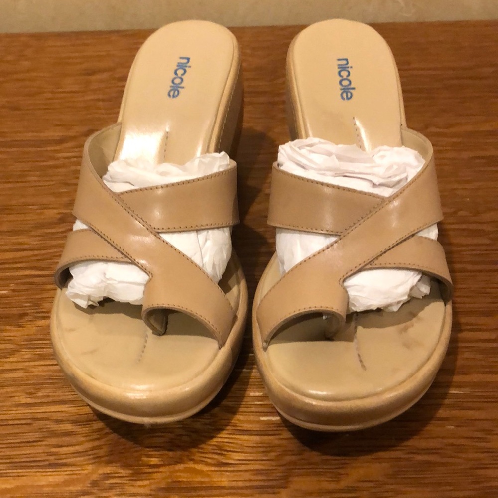 Nicole Kookie Sahara tan size 8 leather